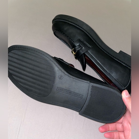 NWOT Tommy Hilfiger Black Terina Loafer W Gold Accents Size 10 ⭐️ - Picture 8 of 9